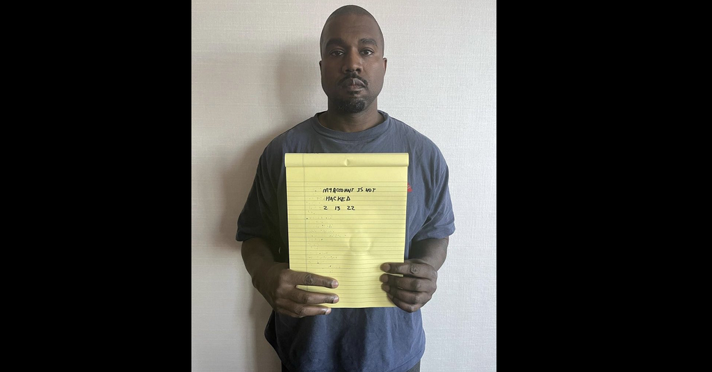 Kanye West S Notepad Is A Meme And The Internet Is Having A Ball