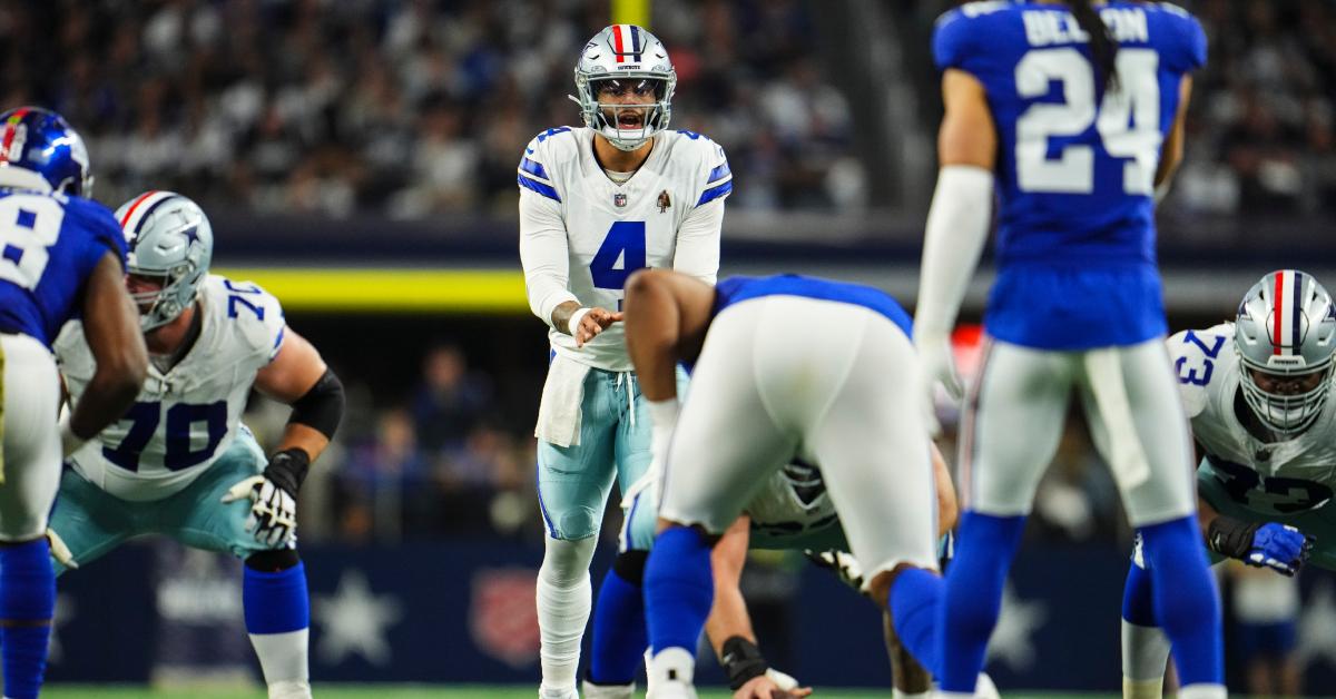 Dak Prescott preparing to take a snap during the Cowboys-Giants game on Nov. 12, 2023.