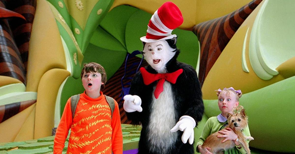 Mike Myers, Spencer Breslin, Dakota Fanning, and Bugsy in 'The Cat in the Hat'