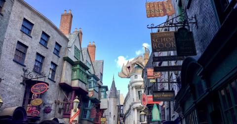 harry-potter-diagon-alley-1550867803379-1550867805476.jpg