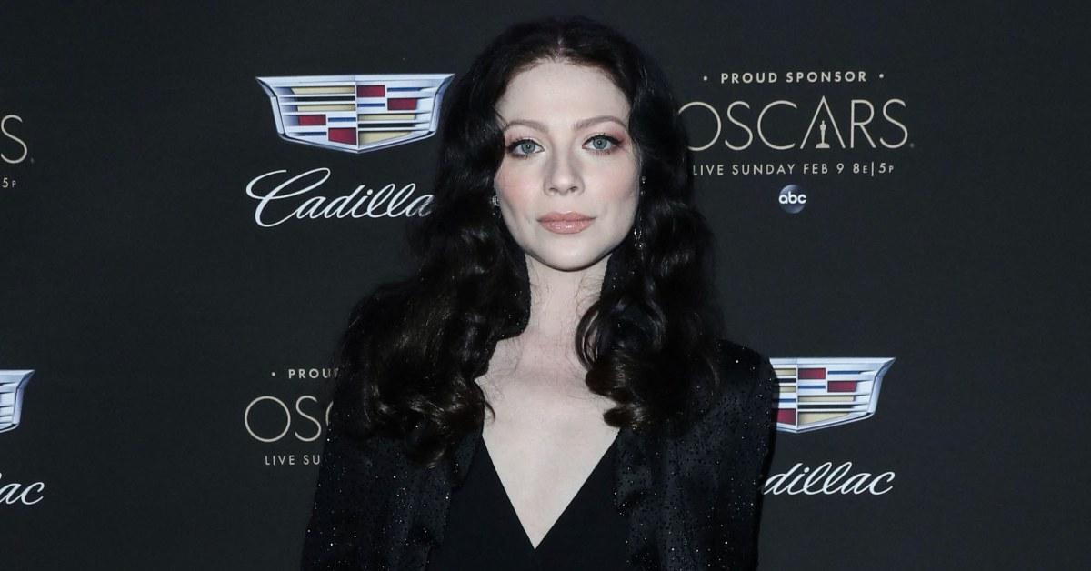 Michelle Trachtenberg at the 2020 Oscars awards show.