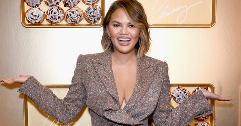 chrissy-teigen-1554492351729.jpg