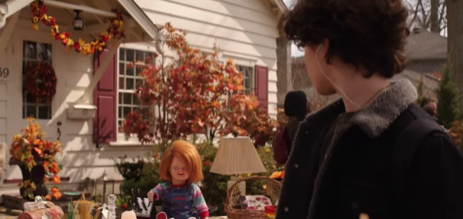 Jack spots the good guy doll at a yard sale on 'Chucky'.