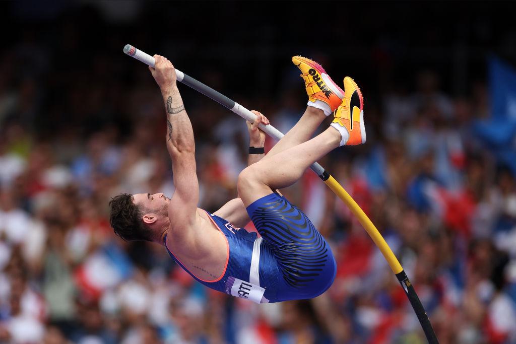 Anthony Ammirati pole vaulting.