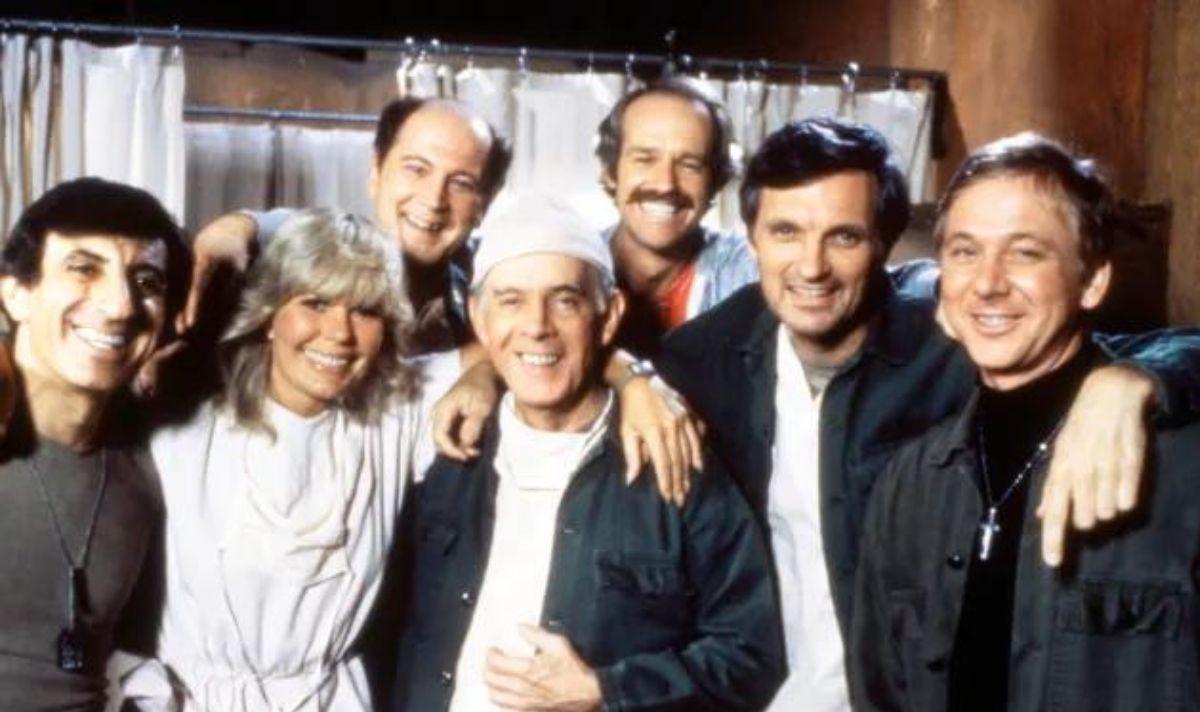 The cast of M*A*S*H smiles on set