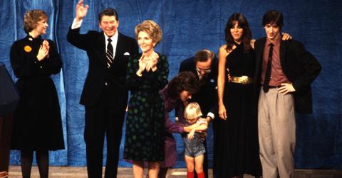 Ronald and Nancy Reagan with their kids