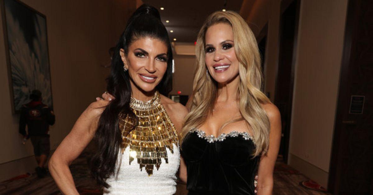 Teresa Giudice and Jackie Goldschneider pose for photo at BravoCon 2023