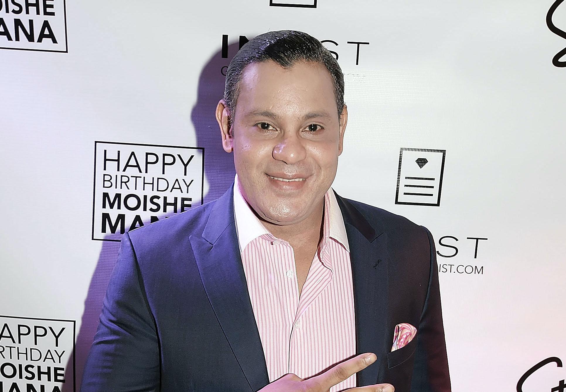 Sammy Sosa turns pale