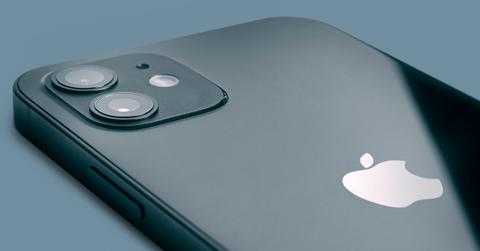 Frustrated iPhone Users Debate Apple Going Back to Aluminum