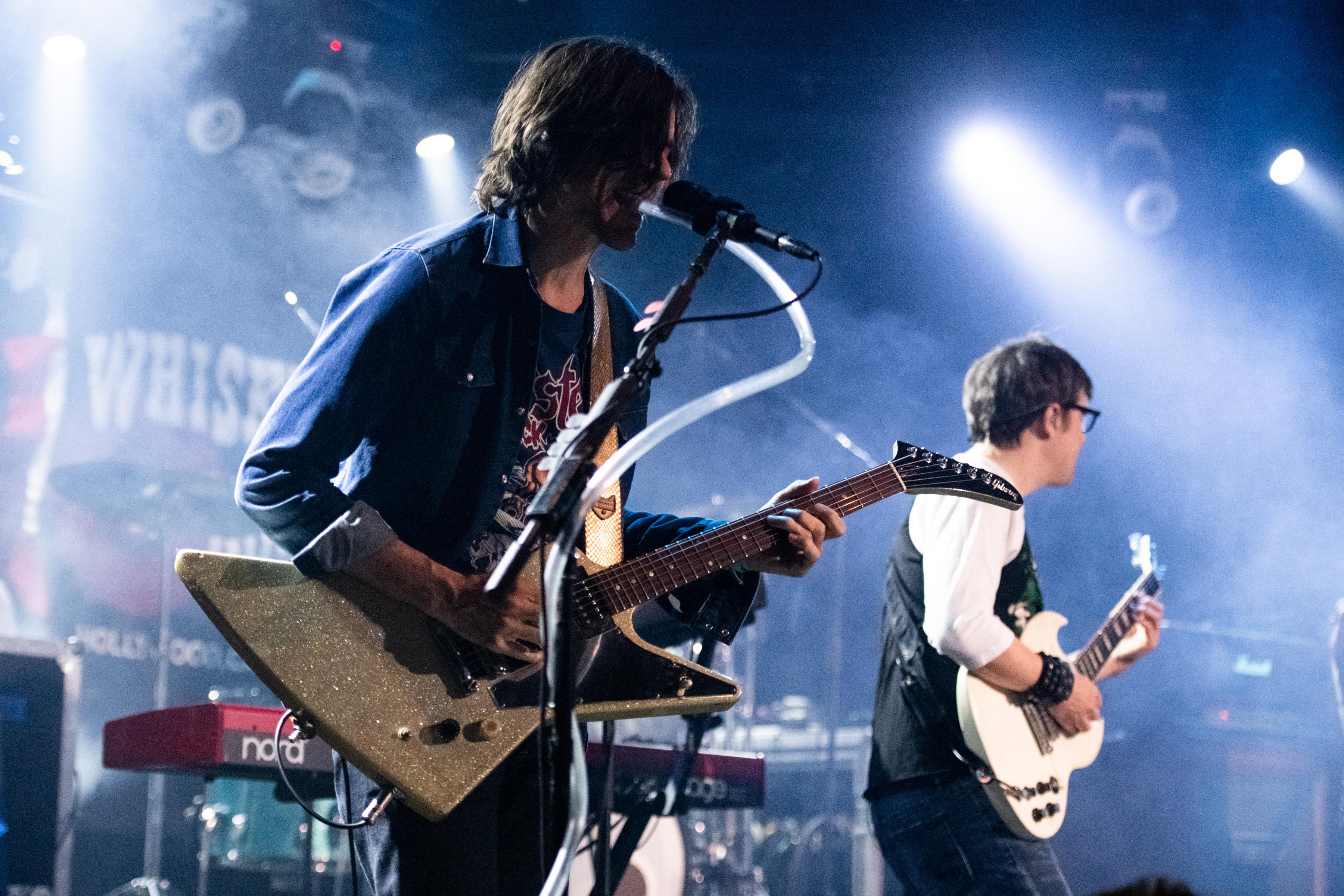 Brian Bell and Rivers Cuomo of Weezer