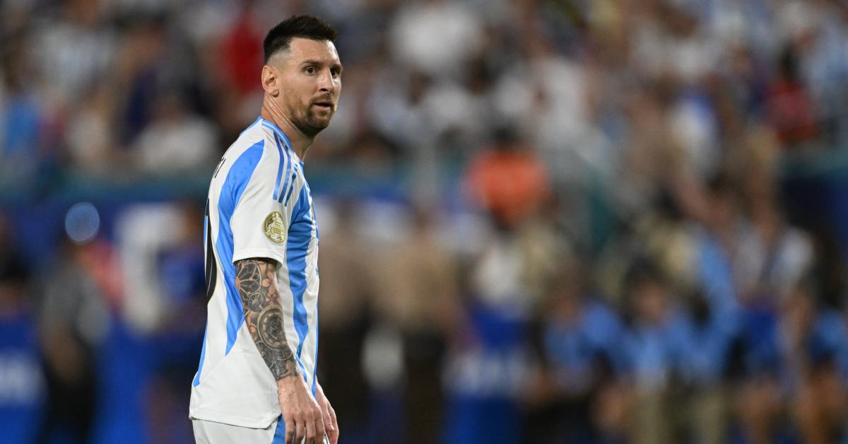 Lionel Messi on the soccer field during a game.