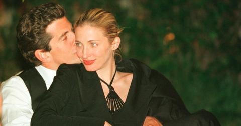 John F. Kennedy, Jr. editor of George magazine, gives his wife Carolyn a kiss on the cheek during the annual White House Correspondents dinner May 1, 1999