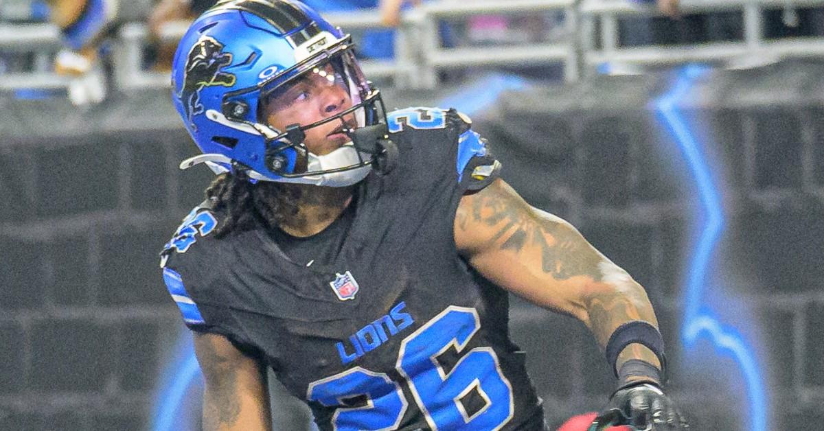 Detroit Lions RB Jahmyr Gibbs about chuck the football into the stands