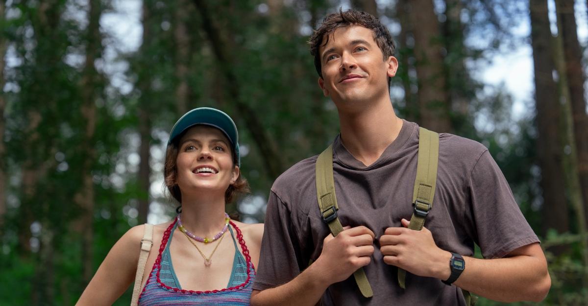 Is Poppy Pregnant in People We Meet on Vacation?