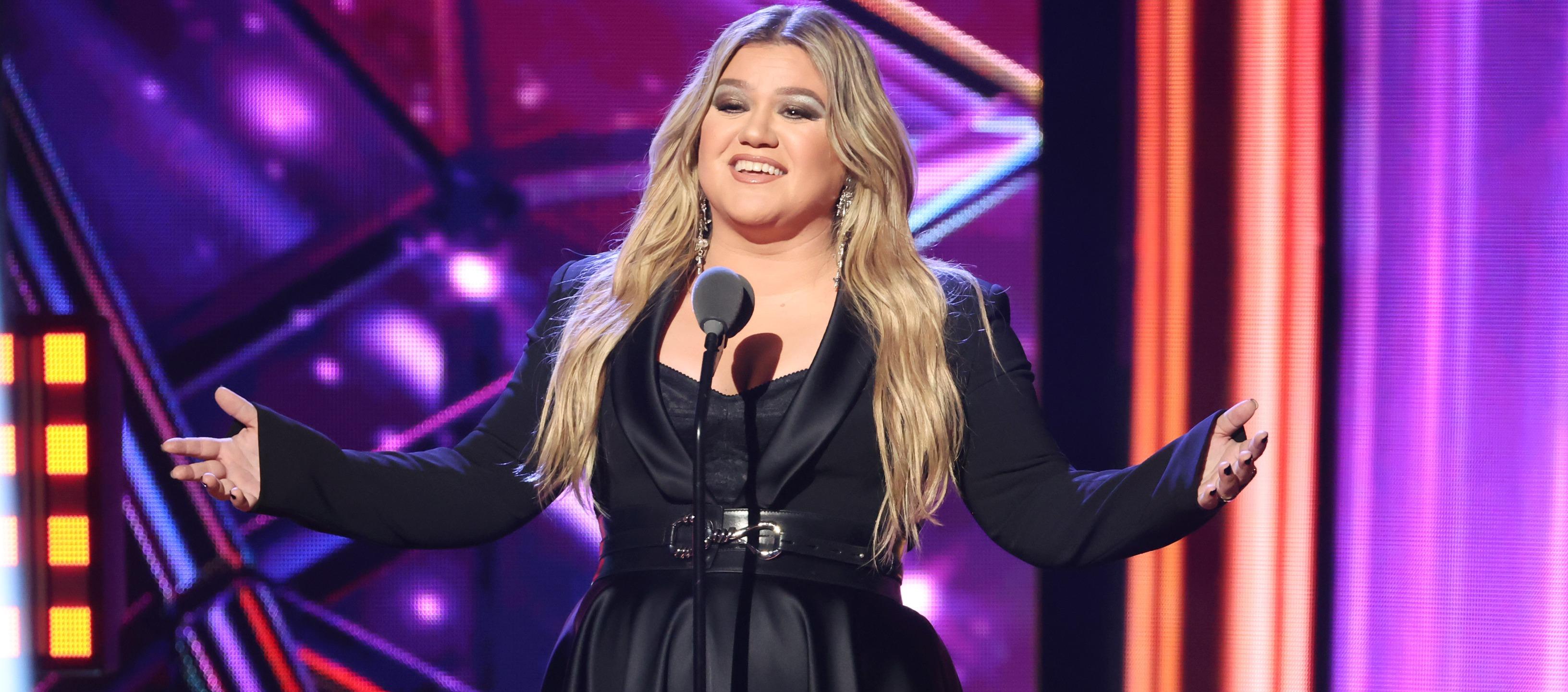 Kelly Clarkson on stage during the 2023 iHeartRadio Music Awards at the Dolby Theatre on March 27.