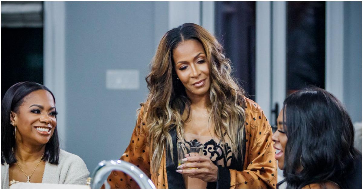 (l-r): Kandi Burruss, Sheree Whitfield, and Kenya Moore filming a scene from 'RHOA' 