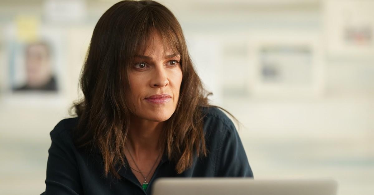 Eileen (Hilary Swank)