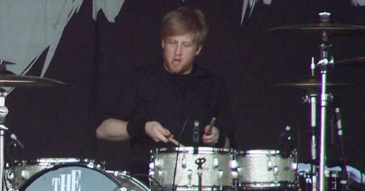 Bob Bryar playing the drums for My Chemical Romance in 2007.