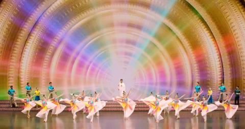 Shen Yun performance