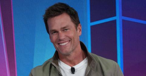 NFL Fans Want to Know Tom Brady Still Wears One Glove