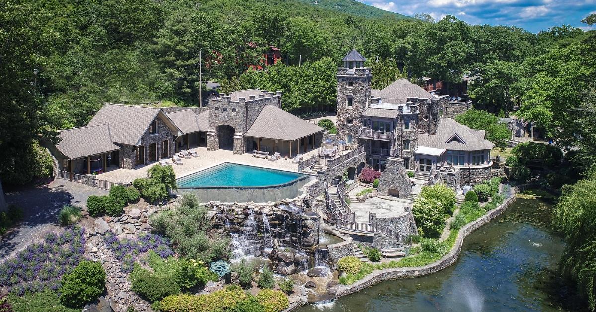 Derek Jeter Sells New York Family Castle for Undisclosed Price