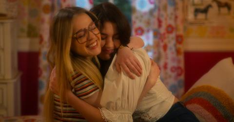 Kate and Tully hugging in 'Firefly Lane'