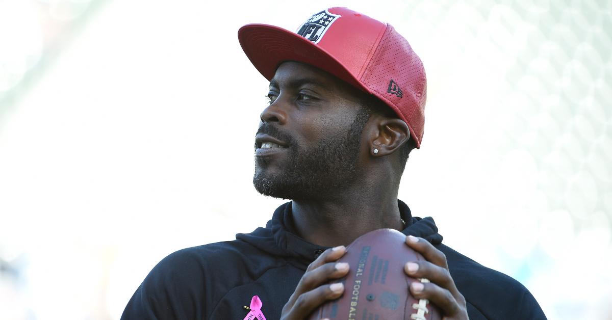 Mike Vick Still an EagleFor Now