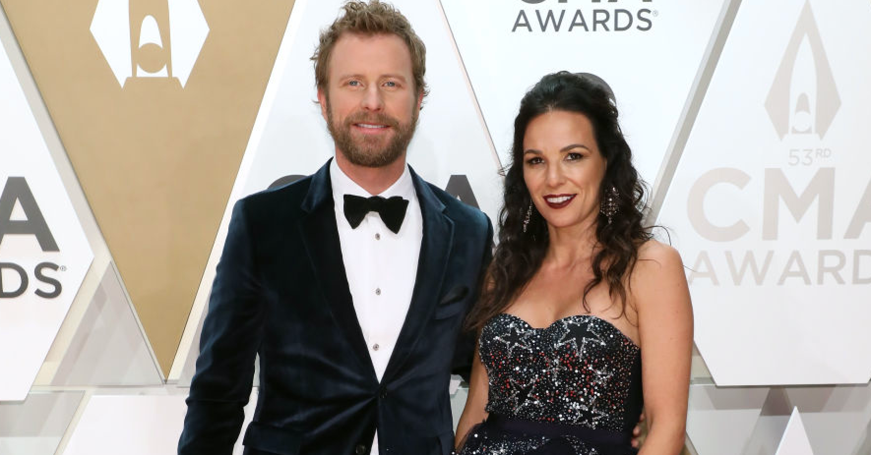 is dierks bentley still married