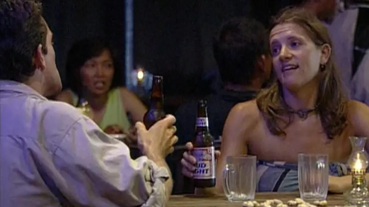 Jeff Probst and Kelly Wigglesworth in 'Survivor: Borneo' during the bar reward challenge