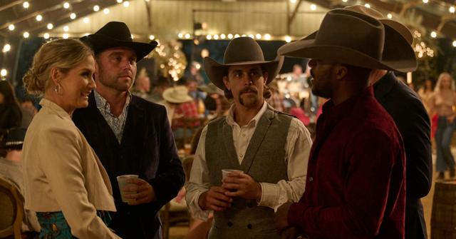 Host Jennifer Nettles with farmers Hunter, Allen, Ryan and Landon in 'Farmer Wants a Wife'