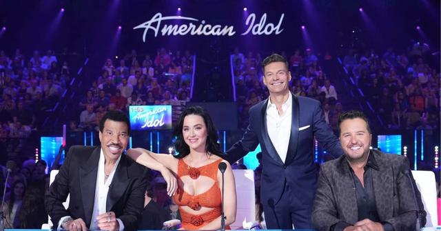 Lionel Richie, Katy Perry, Ryan Seacrest, and Luke Bryan pose for American Idol.