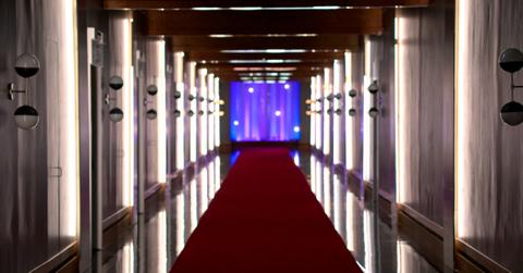 The iconic 'Love Is Blind' pods.