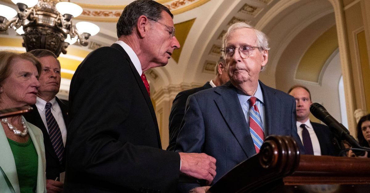 Senator Mitch McConnell freezes up while speaking to the press at the Capitol.