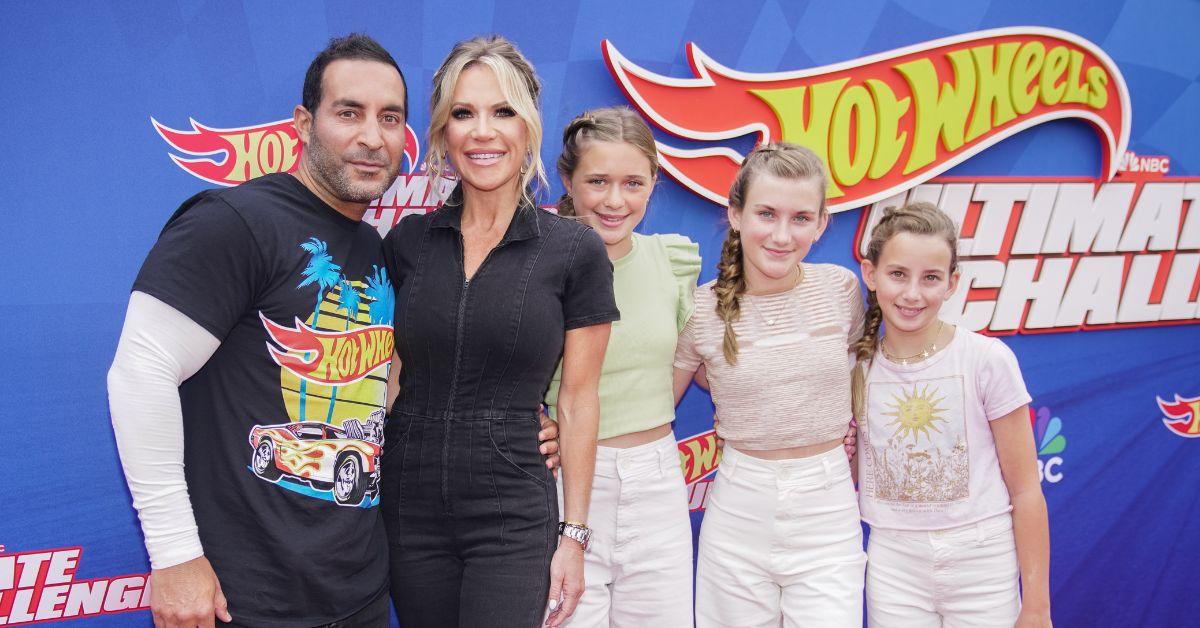 Ryan Boyajian and Jennifer Pedranti pose for photo with Jennifer's three daughters