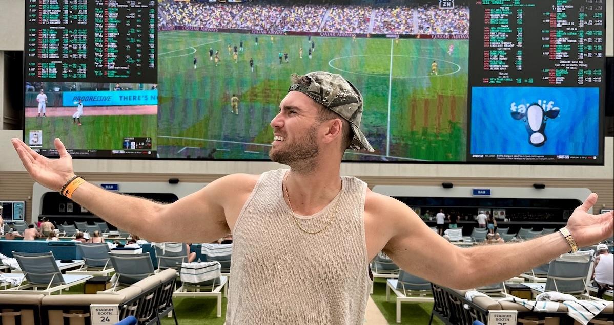 tiktok instagram influencer tyler bergantino stadium swim circa las vegas