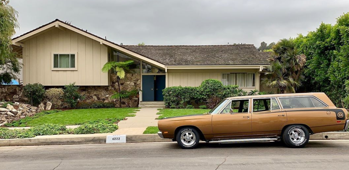 brady bunch doll house