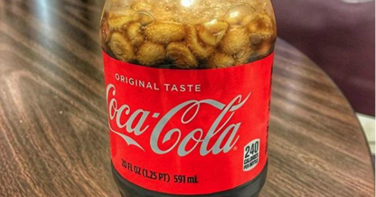 The "Southern" tradition of putting peanuts in coke has people divided