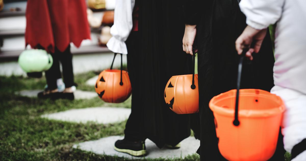trueurbanlegendshalloweencandy-1540406815117-1540406816980.jpg
