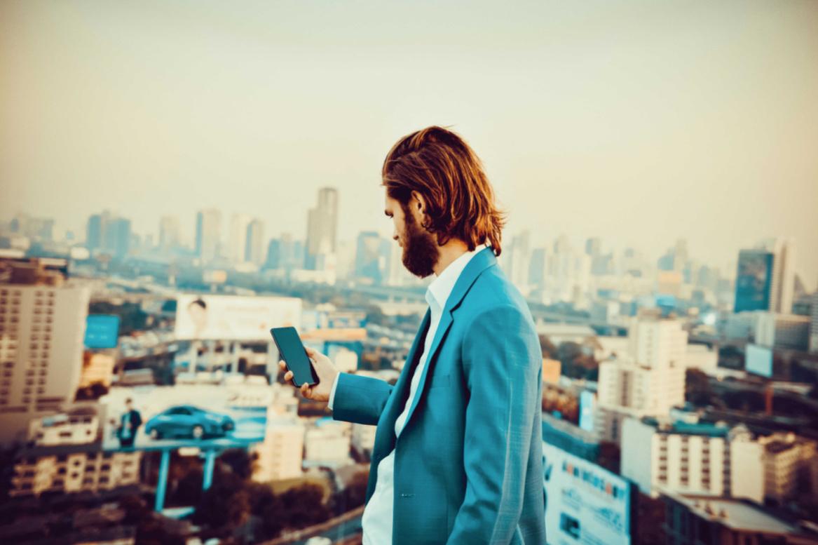 Here's Why the Top of Your Phone Screen Looks Blurry