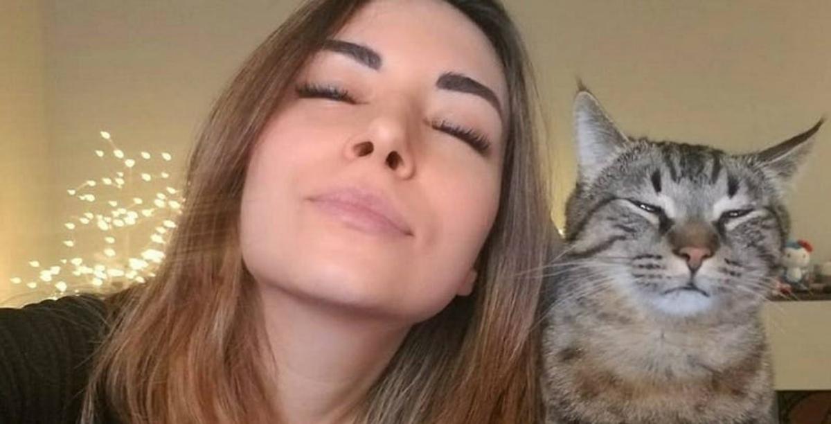 Twitch Gamer Alinity Accused of Animal Abuse After Throwing Her Cat(01)