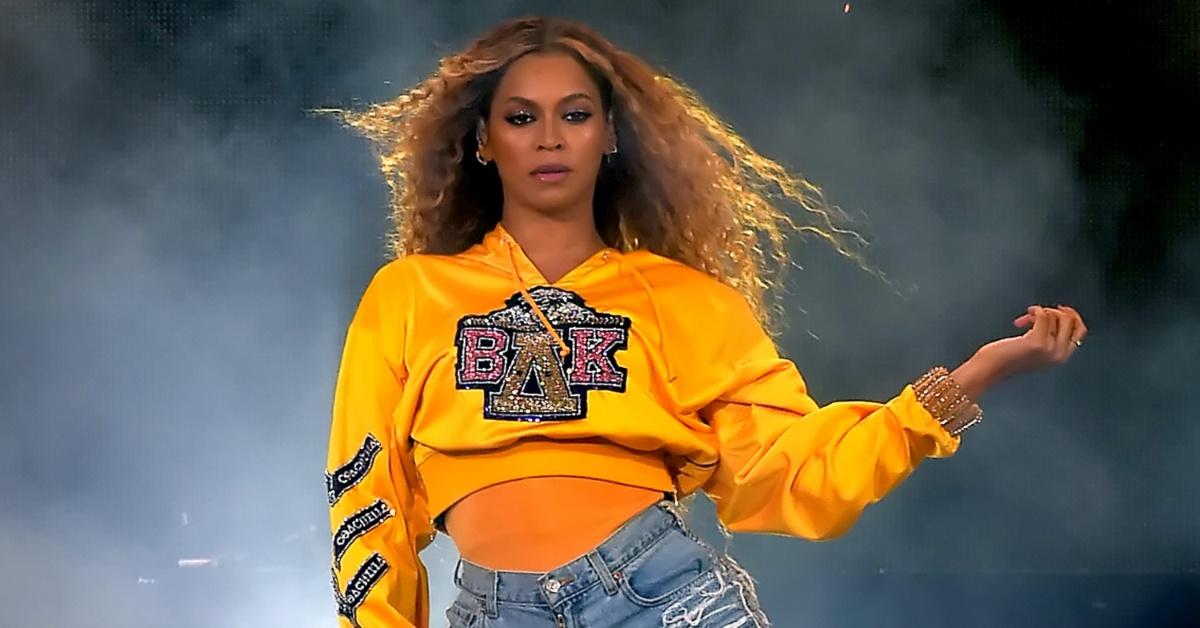 Beyoncé photographed while performing