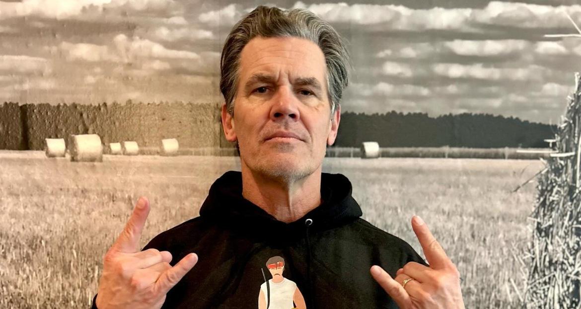 Josh Brolin poses for photo on Instagram