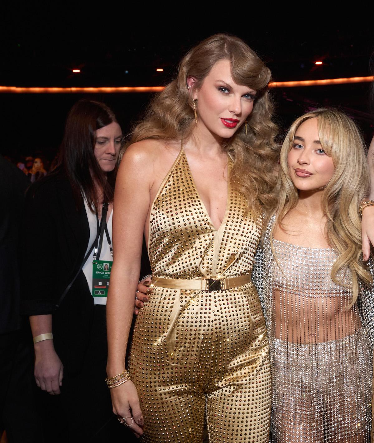  Taylor Swift and Sabrina Carpenter together at the American Music Awards in 2022. Olivia Rodrigo was also in attendance at this award show, but didn't interact with Taylor.