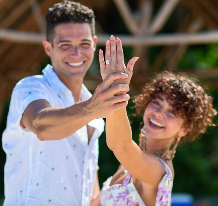 sarah hyland engagement ring   mainxc