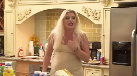 Aimee arguing with one of her roomates on 'Floribama Shore'.