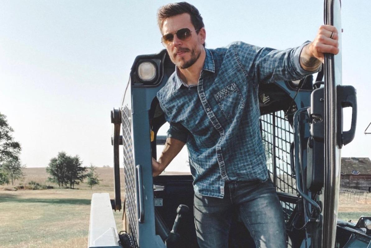 What Is Cole and Chelsea DeBoer’s Net Worth? Details on Their