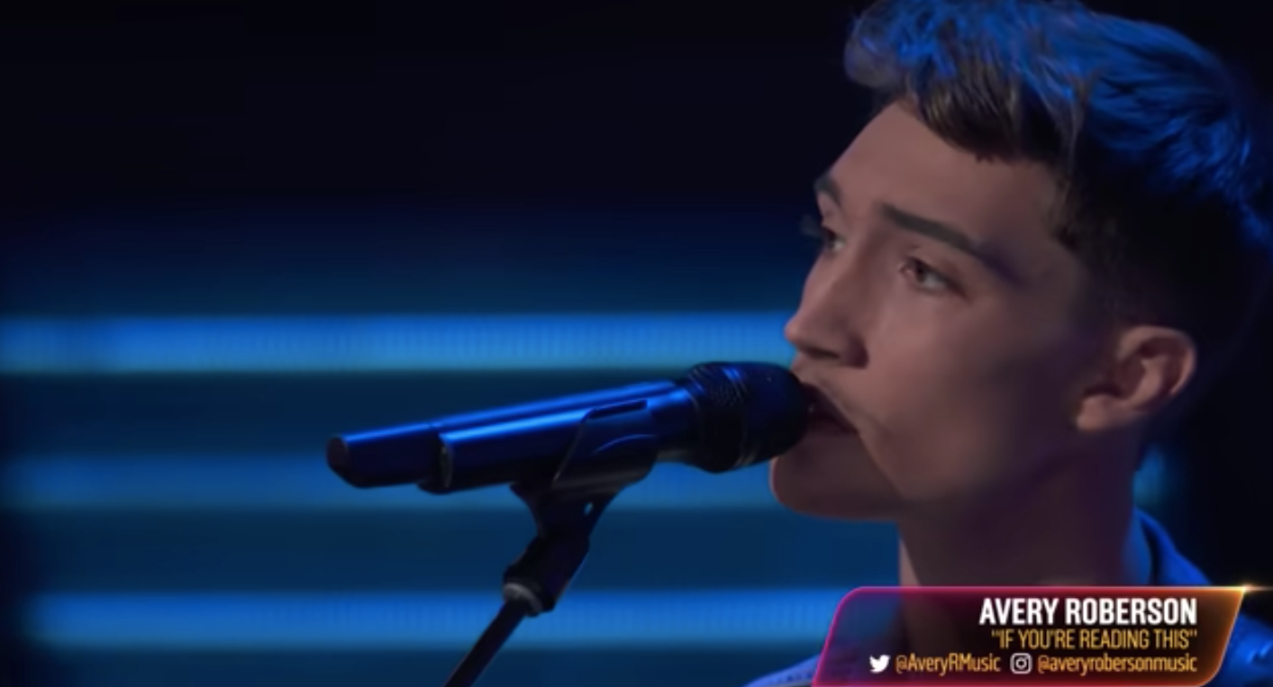 Avery Roberson Singing on 'The Voice'