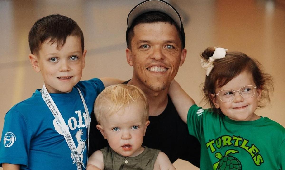 Zach Roloff with his kids 