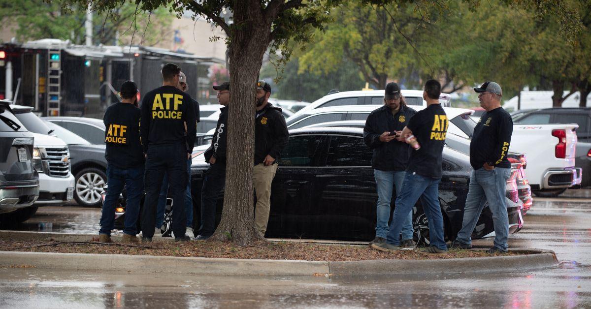 Investigators in the aftermath of the Dallas ICE shooting. https://x.com/TheMaineWonk/status/1970963785050620330