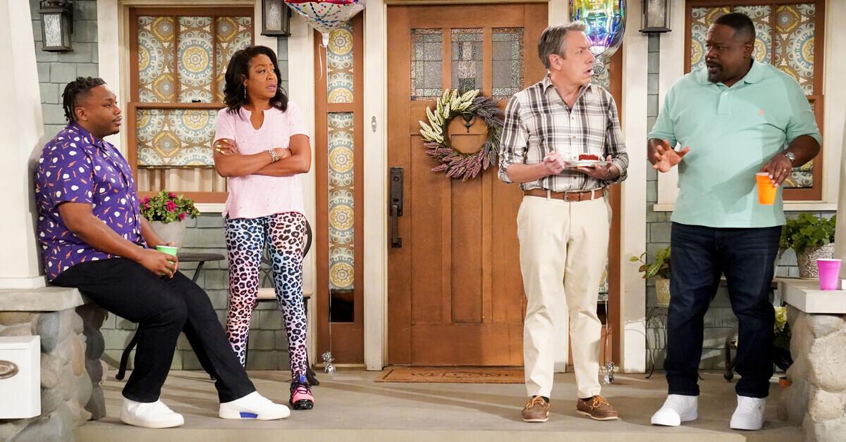 THE NEIGHBORHOOD. Pictured (from left): Marcel Spears as Marty, Tichina Arnold as Tina, John Ross Bowie as Gregory and Cedric The Entertainer as Calvin.